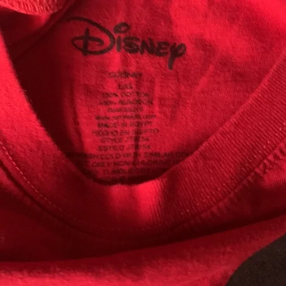 Red & black Disney Tee size large - Picture 4 of 6